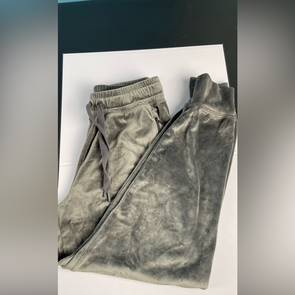 OFFLINE BY AERIE REAL ME VELOUR JOGGERS SIZE SMALL - Picture 4 of 4